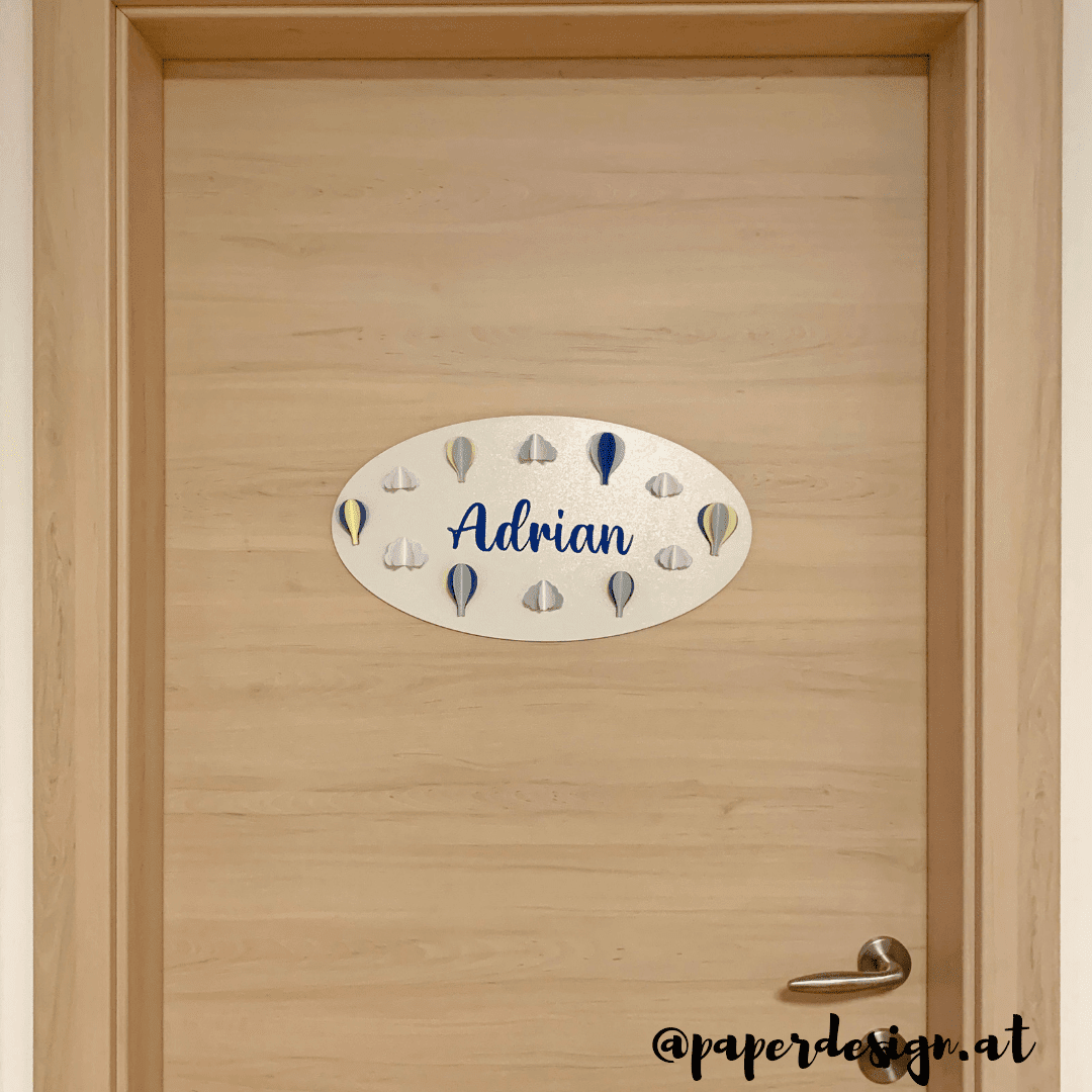 Kinderzimmer oval holzschild personalisiert heisslufballon paperdesign baby junge adrian Namensschild weiß Kinderzimmer oval holzschild personalisiert